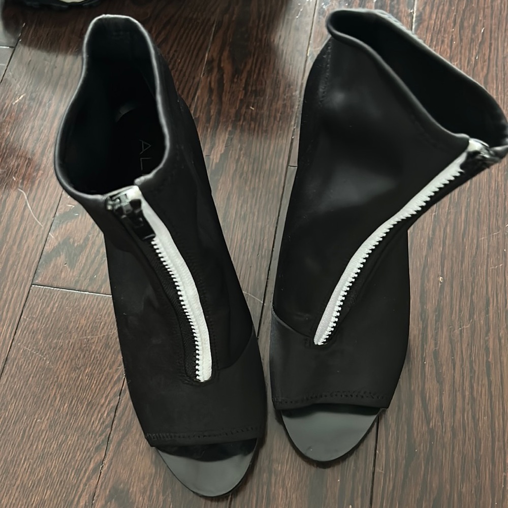 ALDO Black and White High heels perfect for going out!